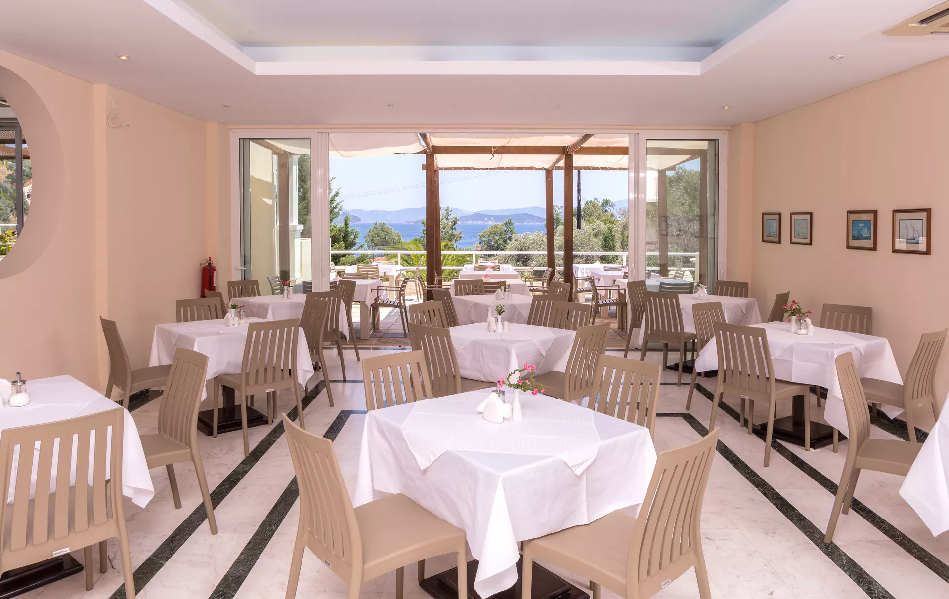 Tiara Holidays - Kanapitsa Mare Hotel - restaurant